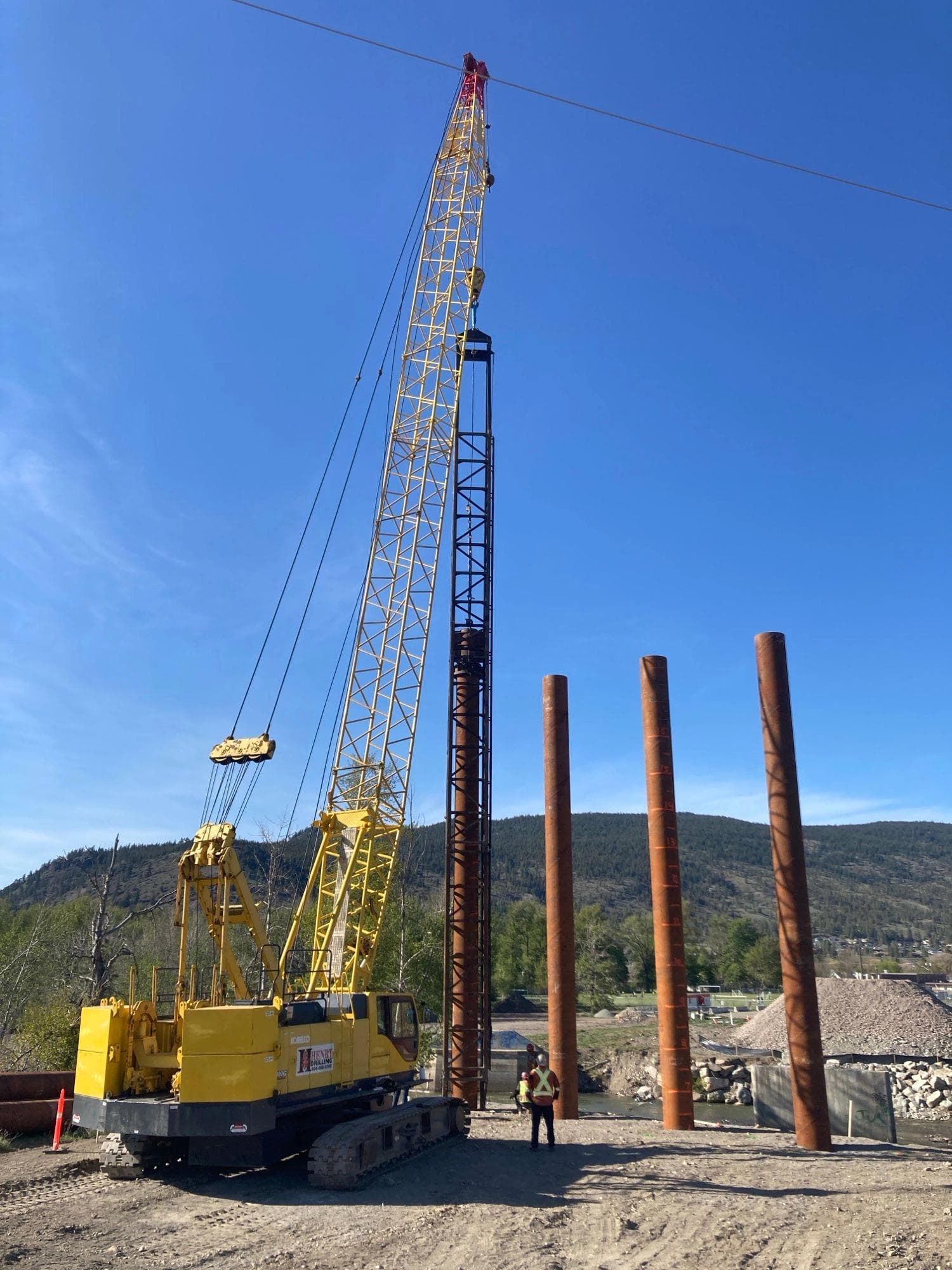 Piles being installed for new Middlesboro Bridge